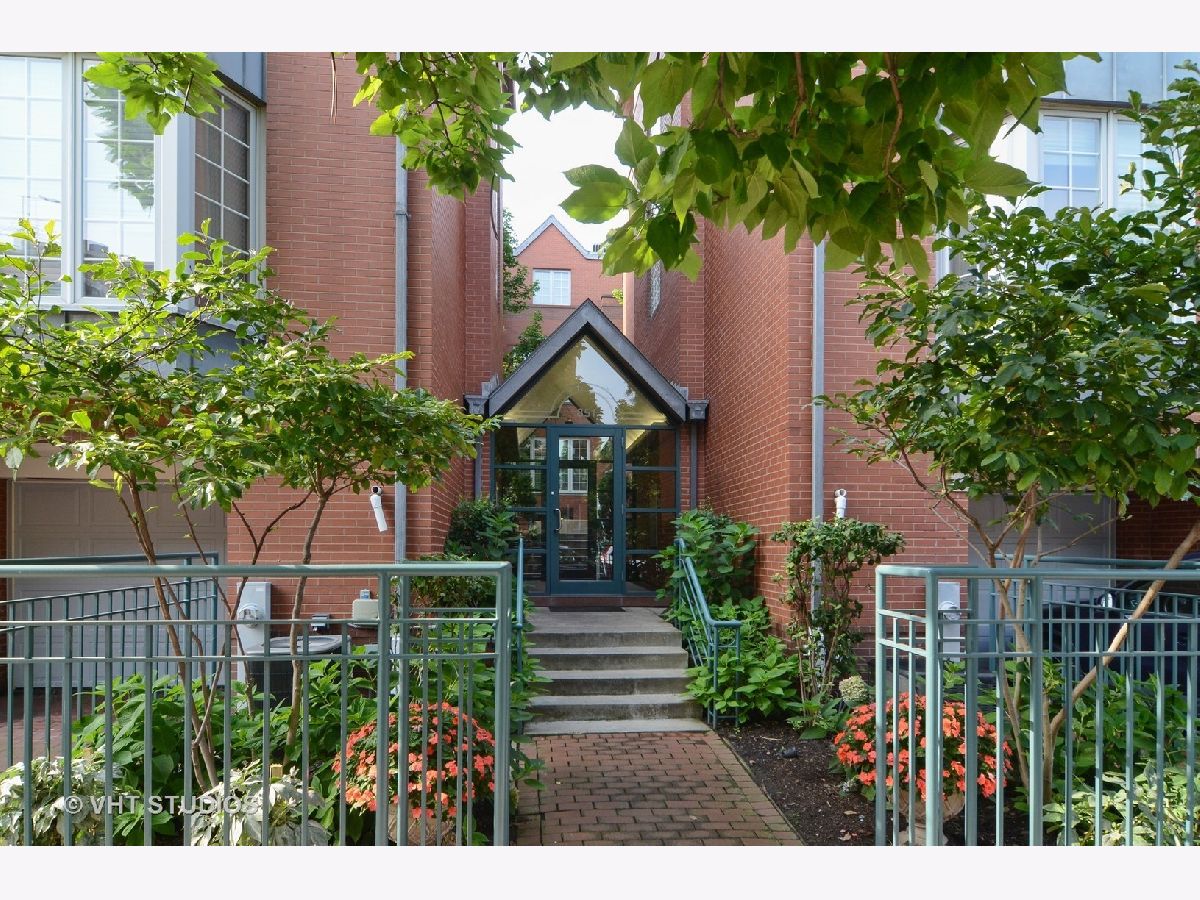 Condos & Townhomes & Homes Sold Margate Park Chicago Illinois, 851 Gunnison