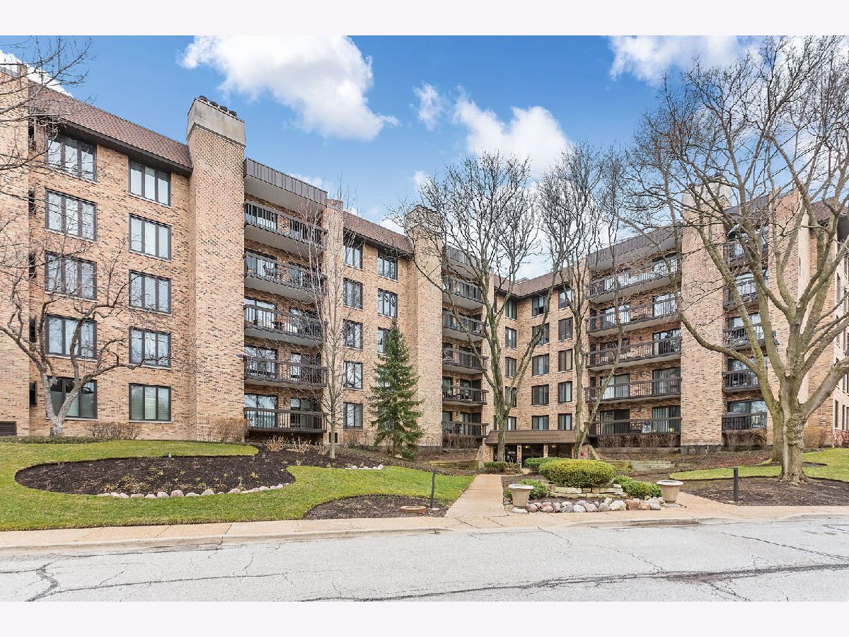 Mission Hills Northbrook IL, Condos & Townhomes & Homes For Sale & For