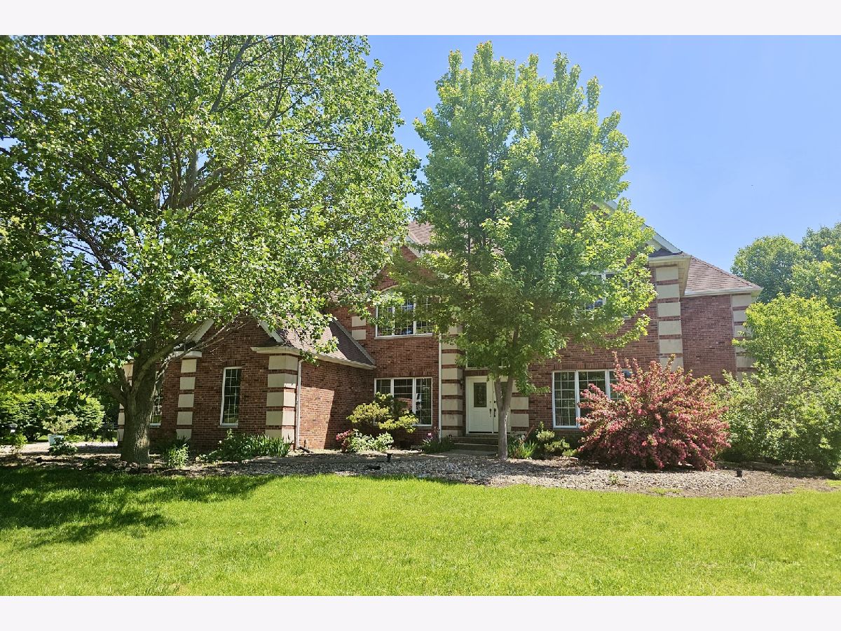 Homes & Condos & Townhomes Sold Hawthorne Hills Bloomington Illinois, 1905 Hackberry