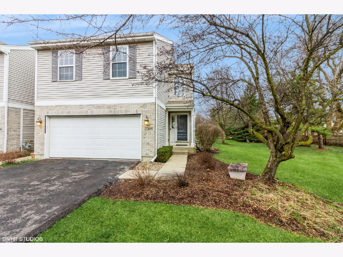 Townhomes & Homes Sold Fox Ridge Elgin Illinois, 2508 Amber