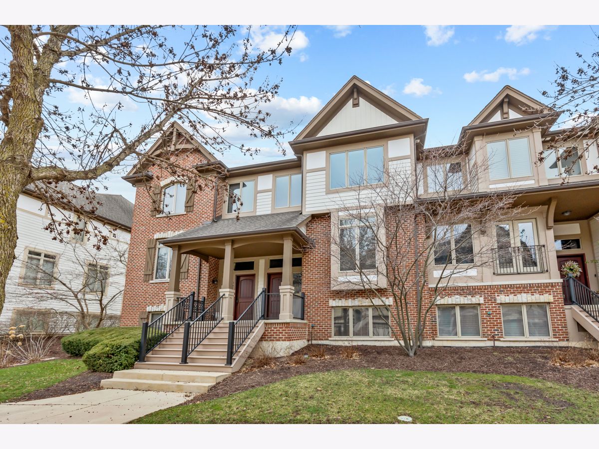 Townhomes Sold Brownstone At Riversedge St Charles Illinois, 331 Brownstone
