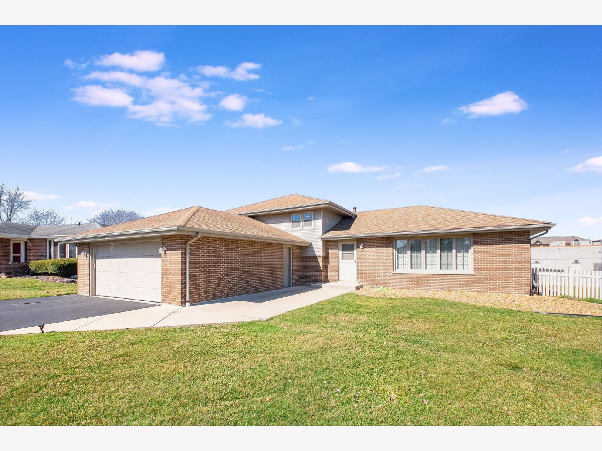 Homes Sold Pinewood Orland Park Illinois, 14352 Streamwood