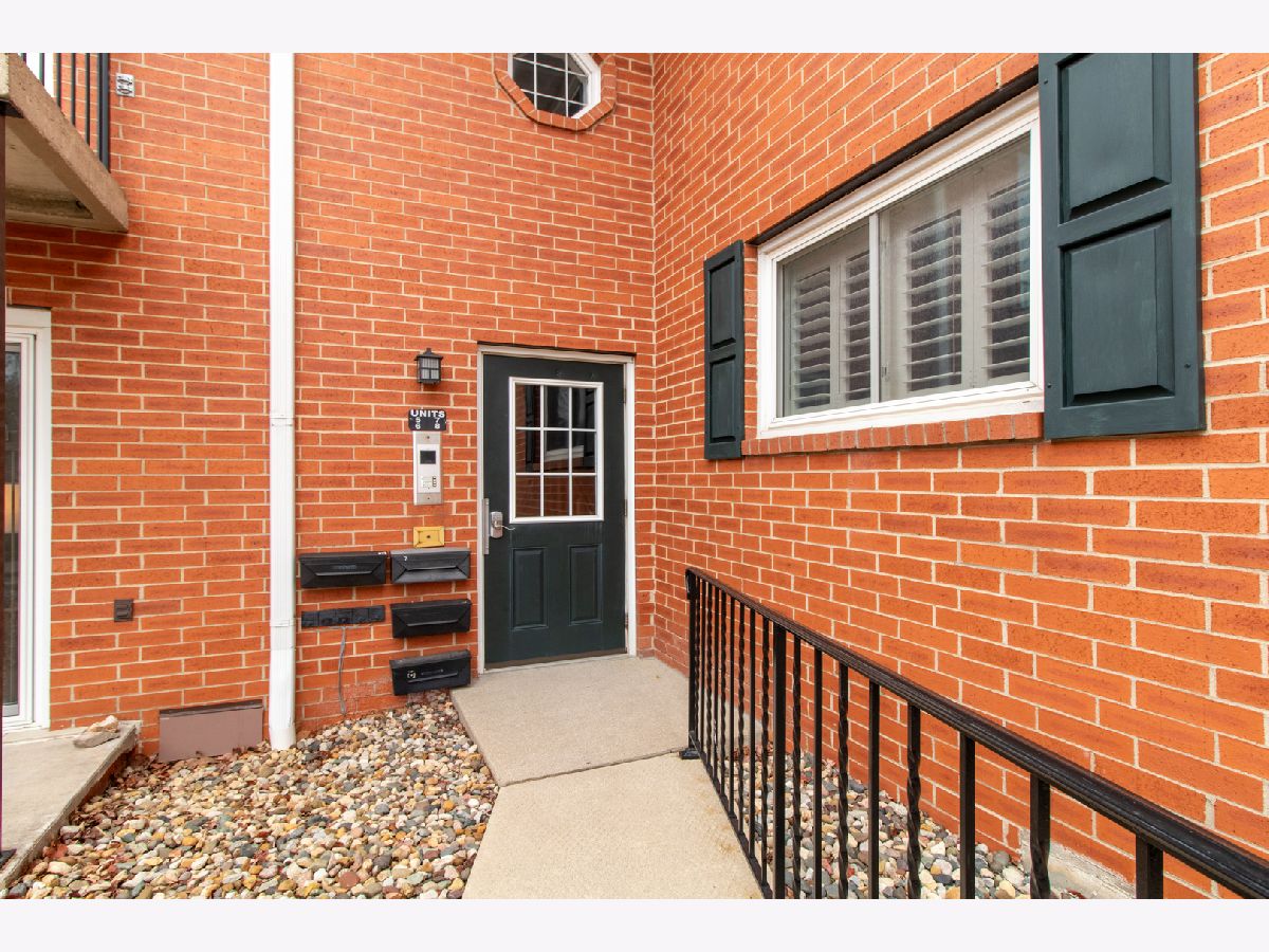 Condos & Townhomes & Homes Sold Canterbury Bloomington Illinois, 14 Canterbury