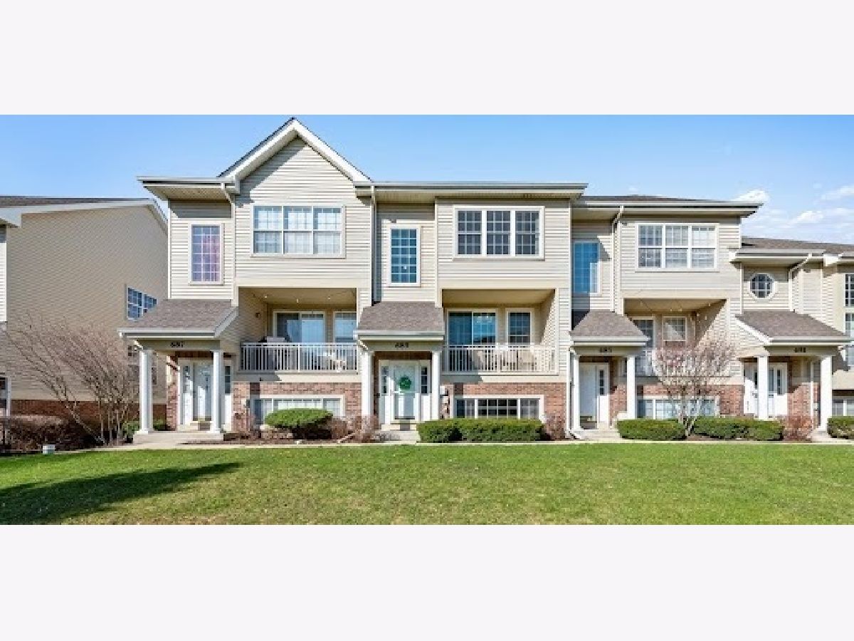 Townhomes Sold Pheasant Run Trails St Charles Illinois, 685 Pheasant