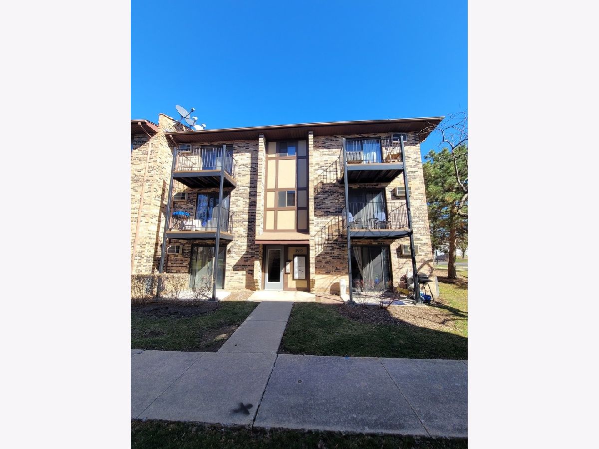 Condominiums Sold Klein Creek Carol Stream Illinois, 210 Klein Creek