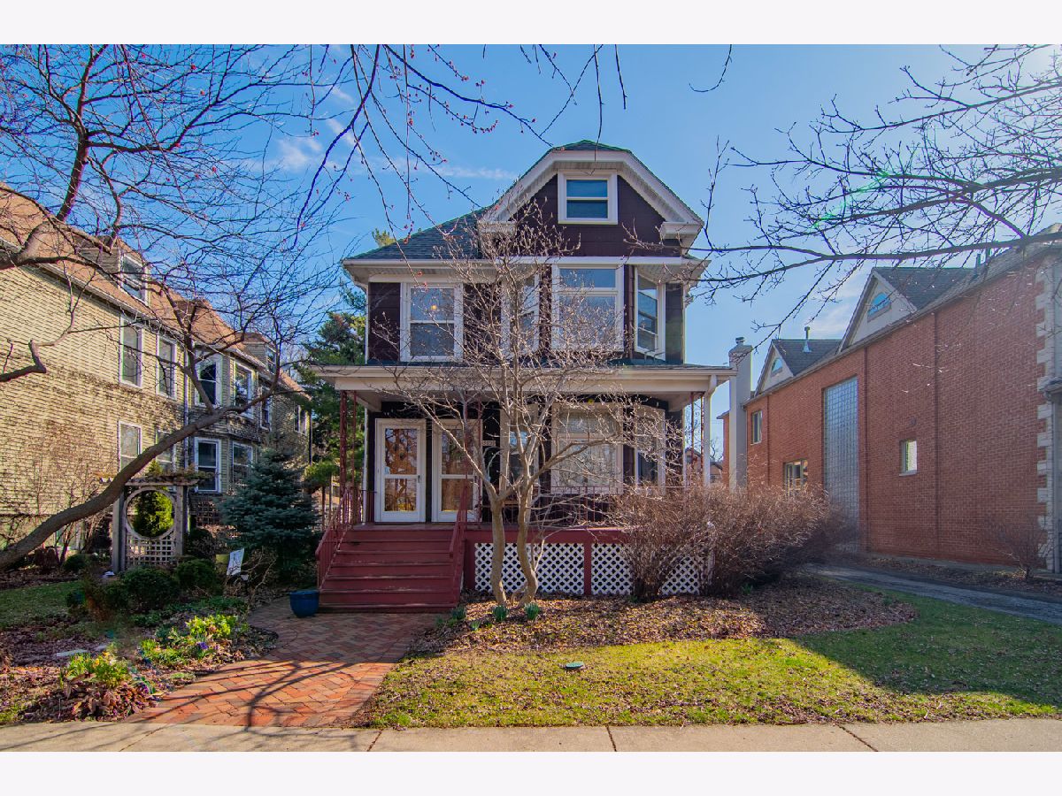 Homes & Condos & Townhomes Rented Old Irving Chicago Illinois, 3929 Tripp