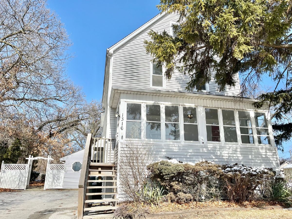  Sold East Hazel Crest Illinois, 1316 175th