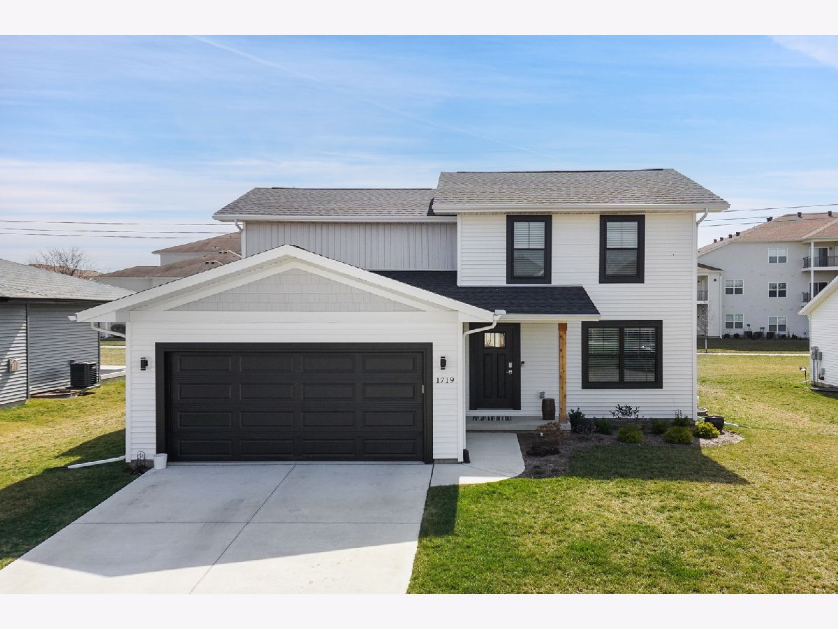 Homes Sold Hershey Grove Bloomington Illinois, 1719 Eide