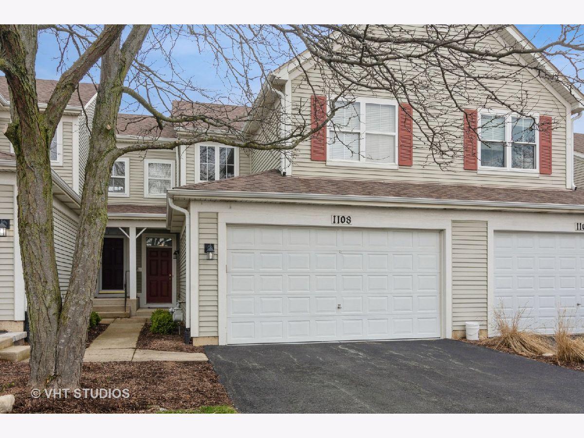 Townhomes Sold Eagles Ridge Bartlett Illinois, 1108 Horizon