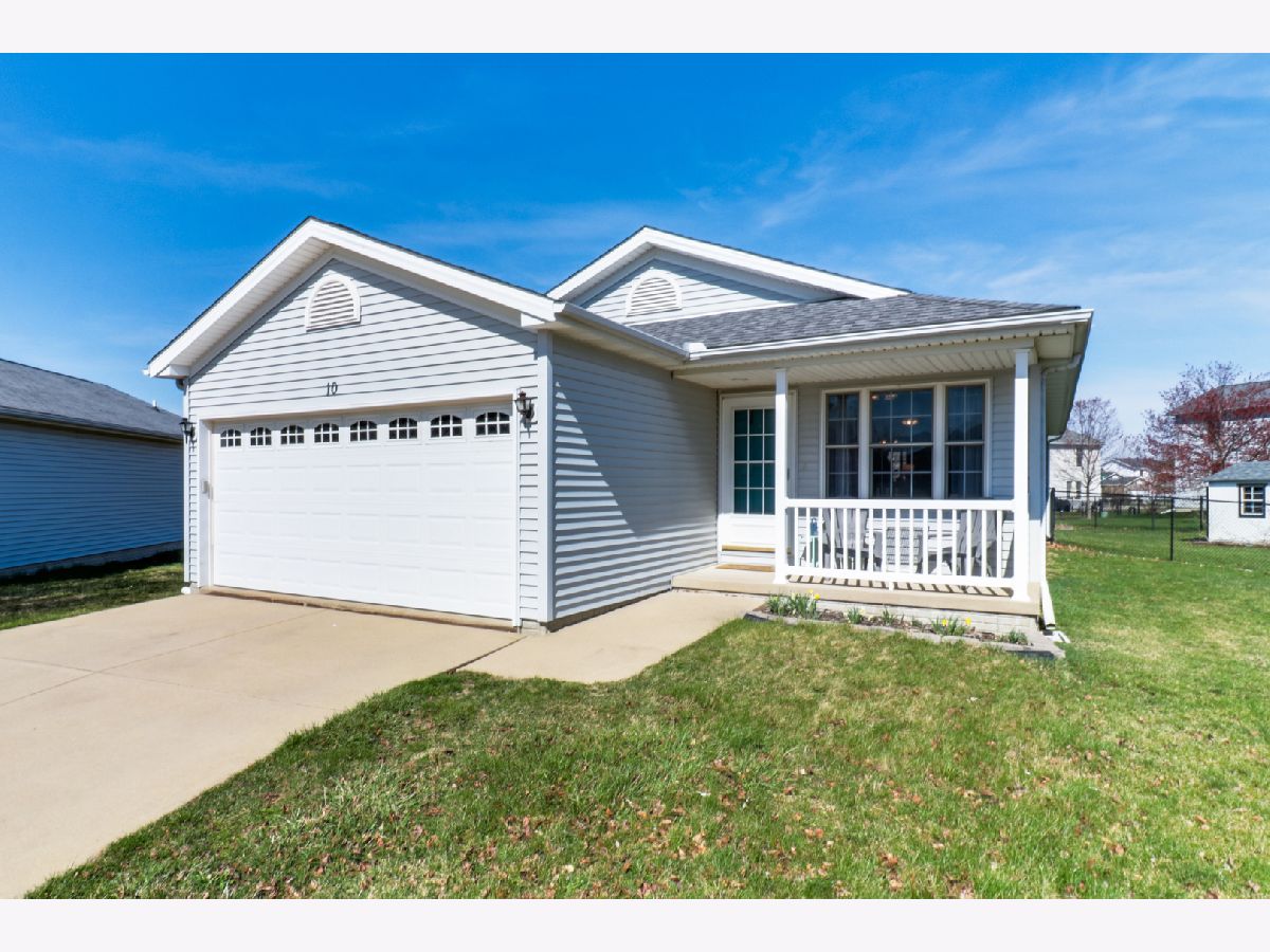 Homes & Condos & Townhomes Sold Mcgraw Park Bloomington Illinois, 10 Zavitz