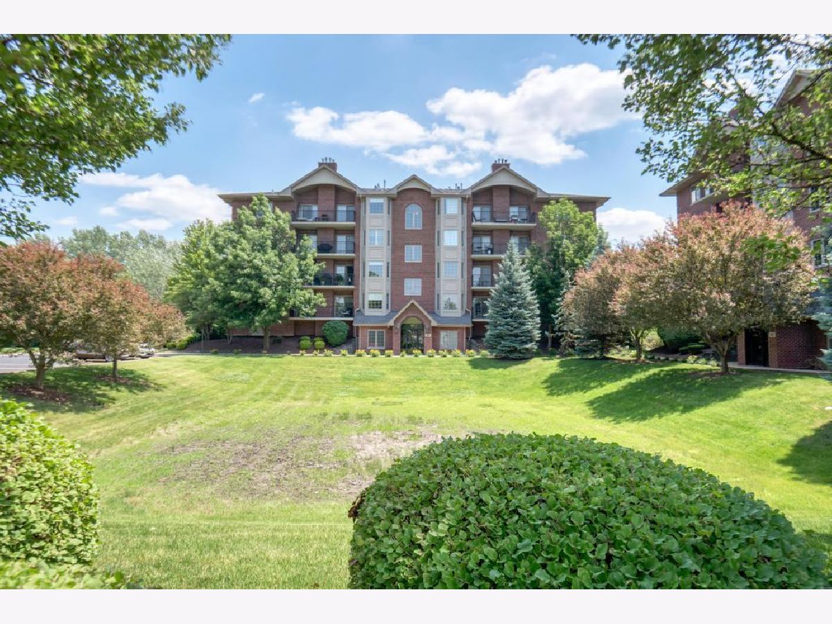 Condominiums Rented Ashton Grove Condominiums Westmont Illinois, 6655 Cass