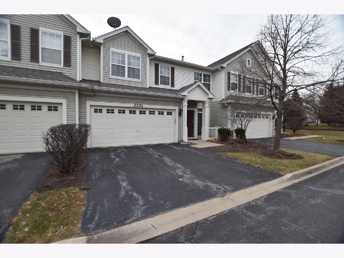 Townhomes & Condos Sold Washington Square Aurora Illinois, 2221 Hillsboro