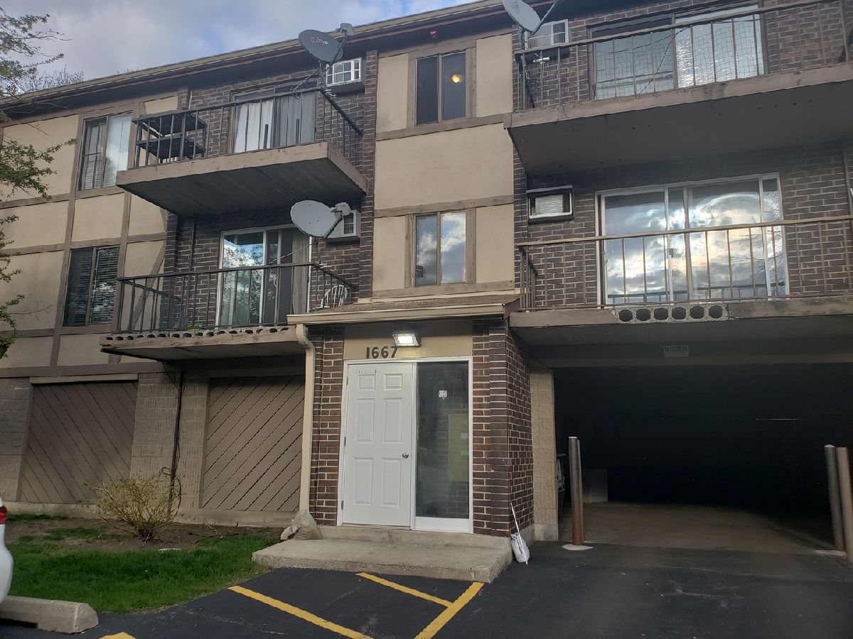 Condominiums Rented Quail Ridge Naperville Illinois, 1667 Kiowa