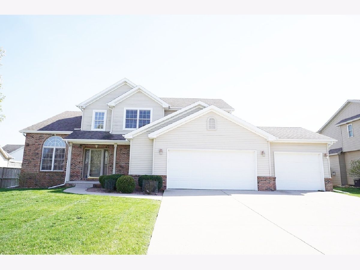 Homes & Condos & Townhomes Sold Eagle View South Bloomington Illinois, 3907 Anabelle