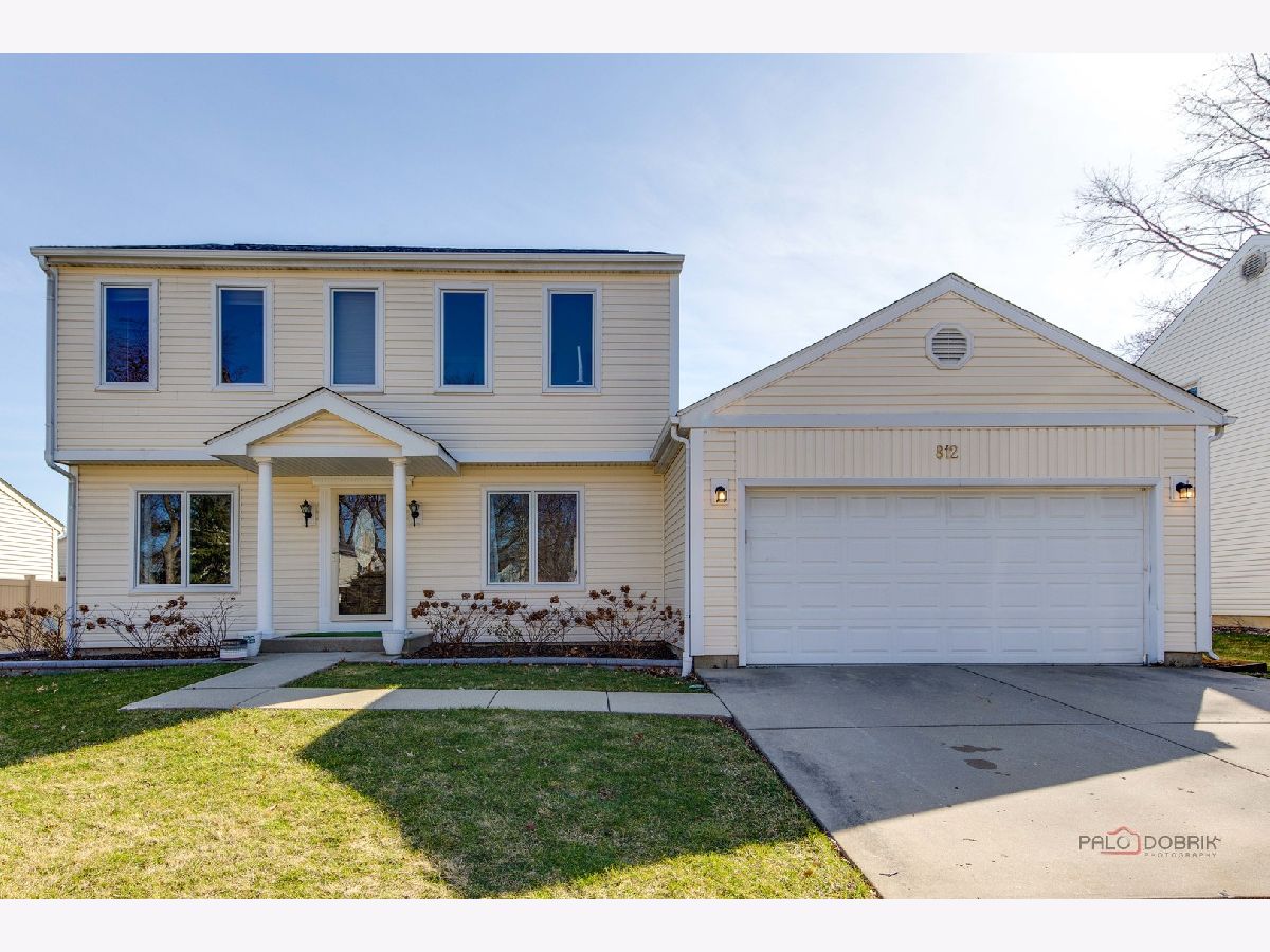 Homes Sold Strathmore Grove Buffalo Grove Illinois, 812 Chaucer