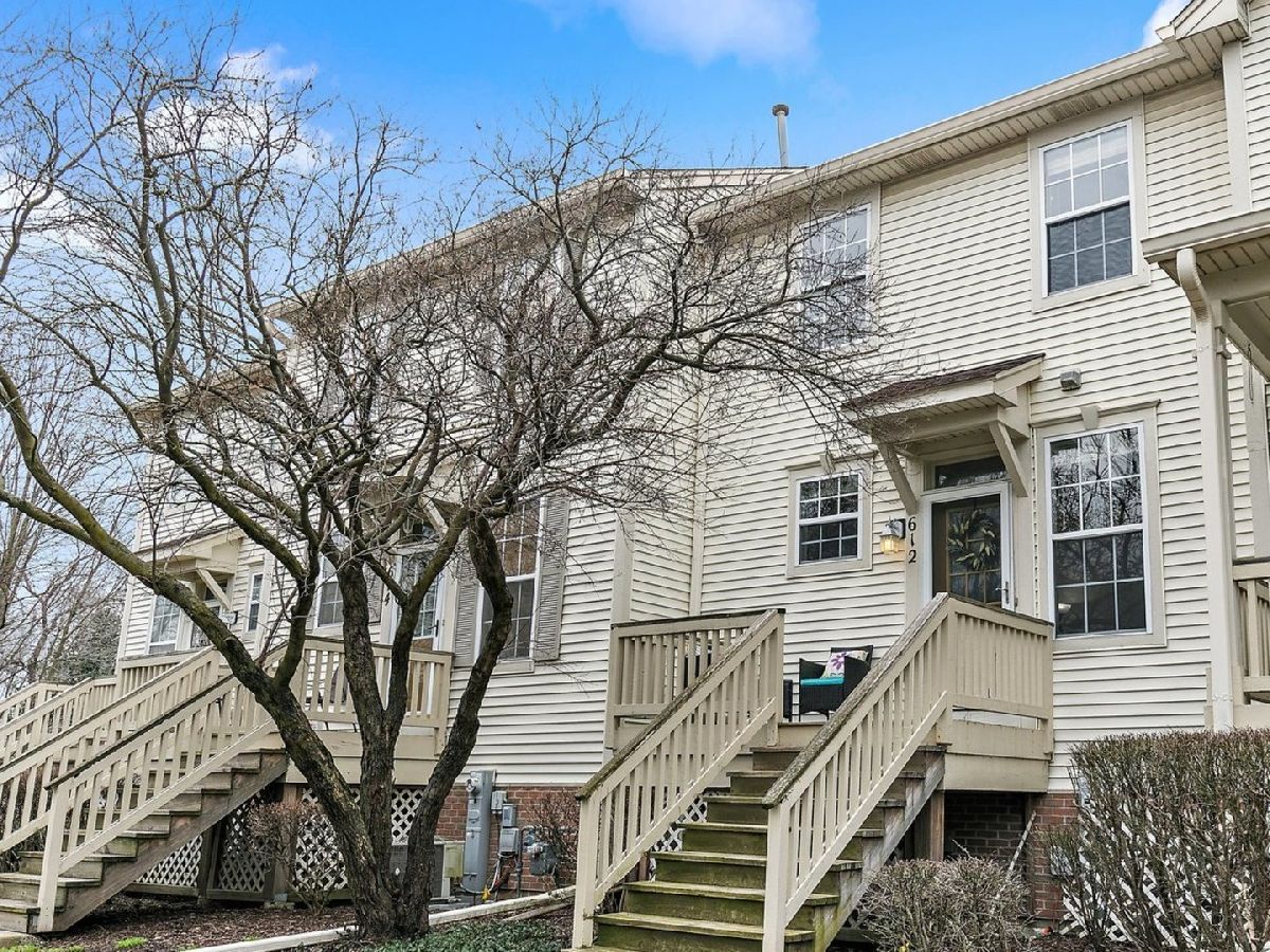 Townhomes & Condos Sold Fieldstone Elgin Illinois, 612 Littleton