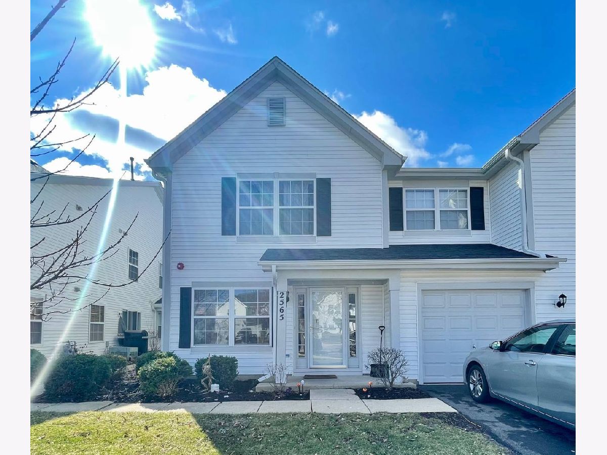Homes & Townhomes & Condos Rented Lakewood Valley Aurora Illinois, 2565 Dickens