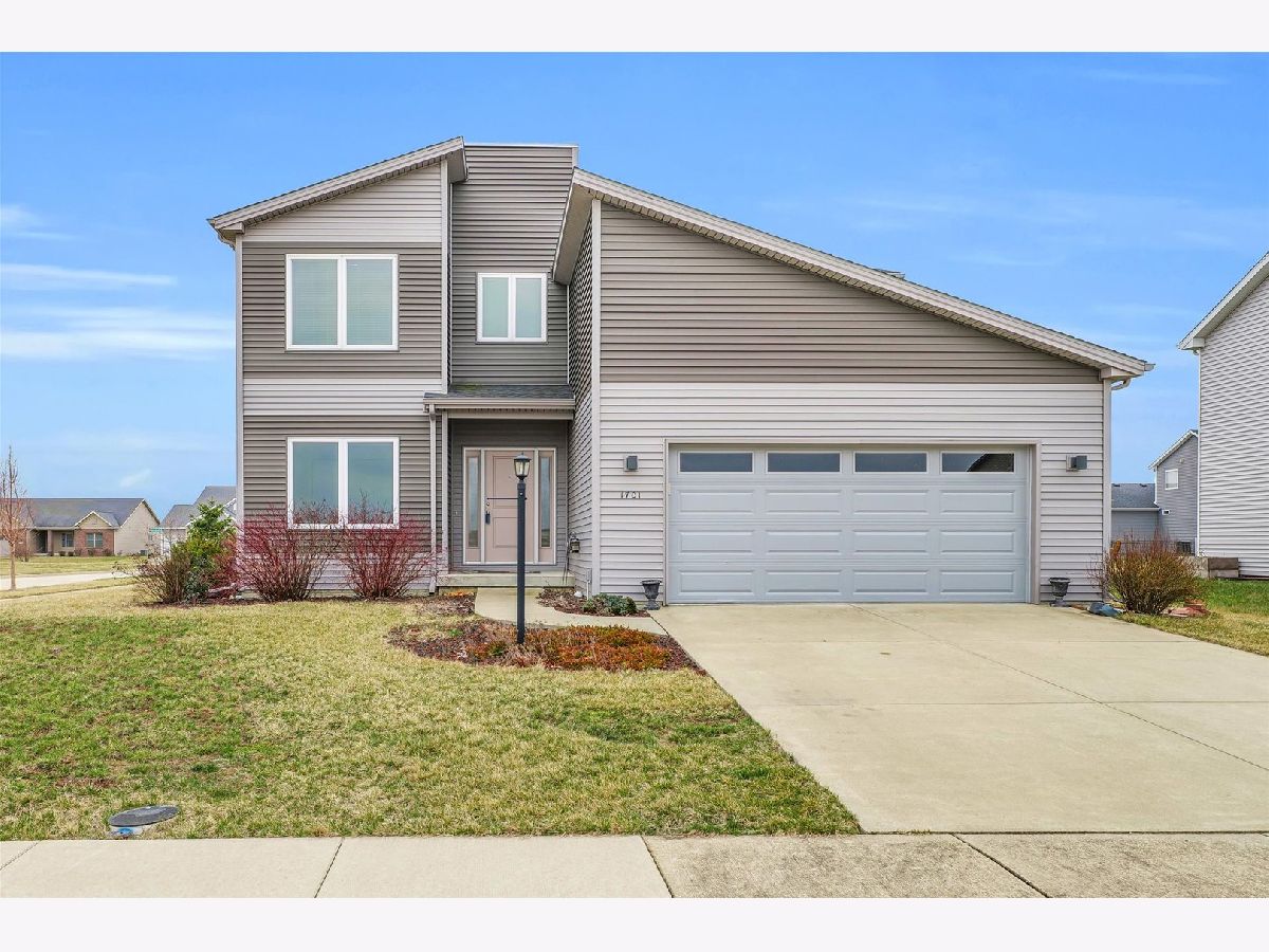 Homes & Condos & Townhomes Sold Liberty On The Lakes Champaign Illinois, 1701 Eagle