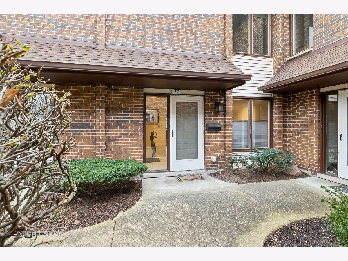 Townhomes & Condos Sold Manors Highland Park Illinois, 1167 Deerfield