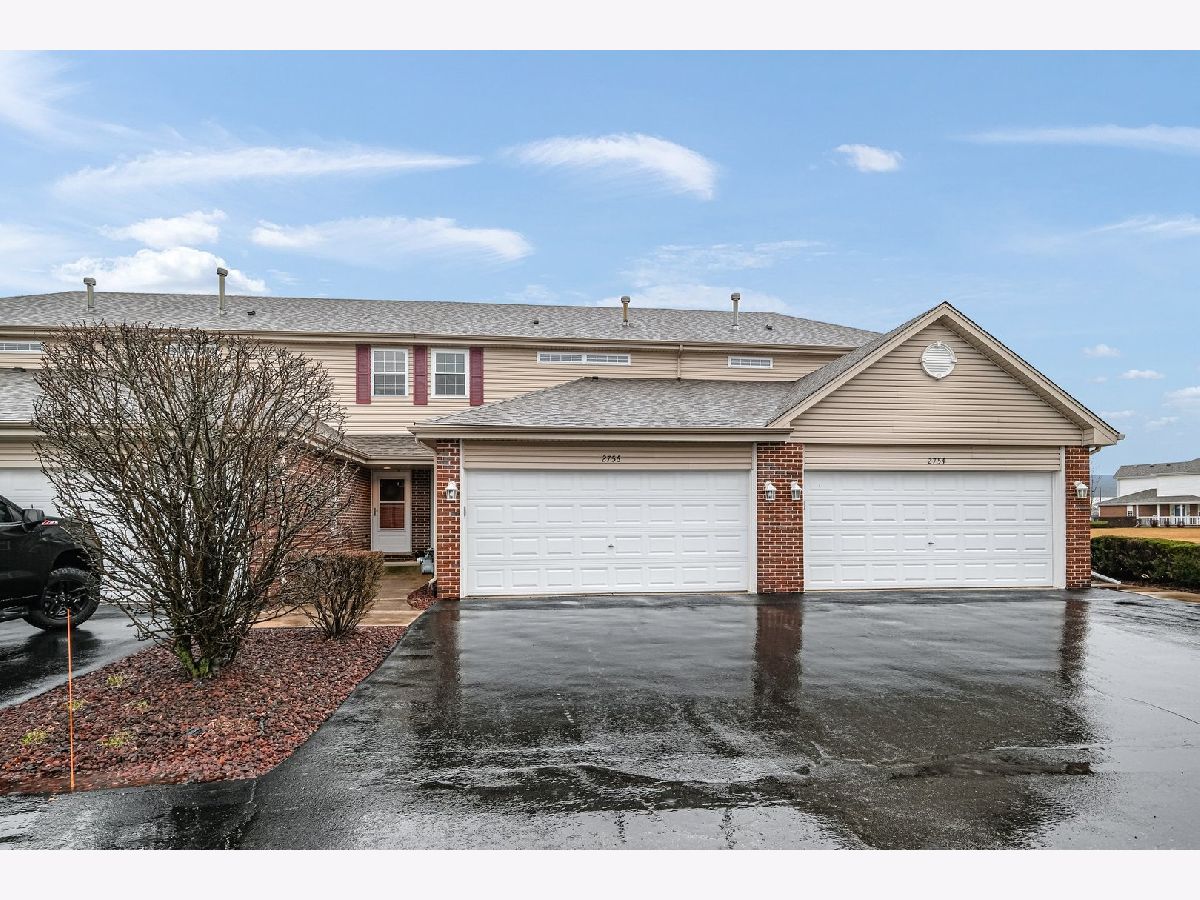 Townhomes & Condos & Homes Sold Nantucket Lakes New Lenox Illinois, 2756 Foxwood