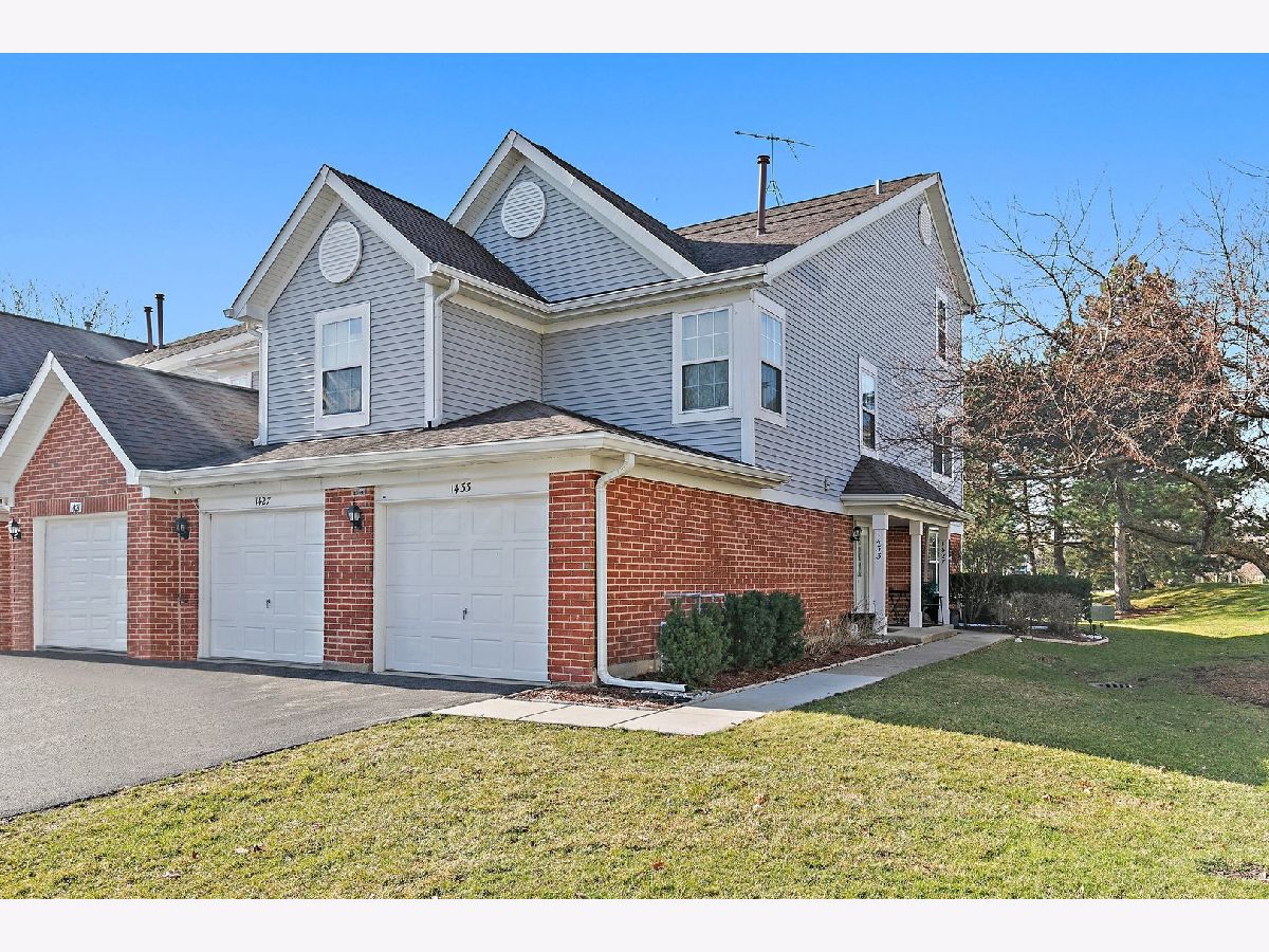 Turnberry Manor Roselle IL, Townhomes & Condos For Sale & For Rent