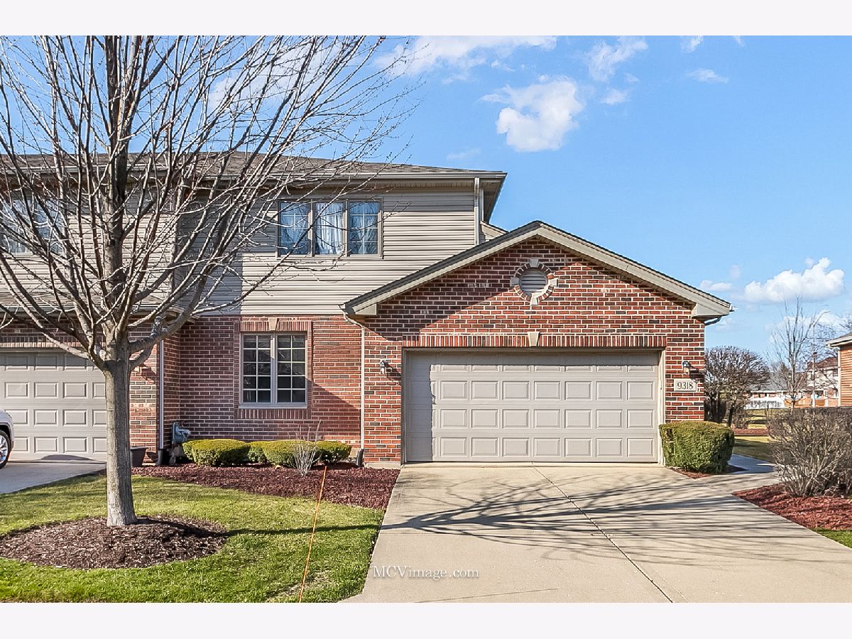 Townhomes Sold Caledonia Meadows Tinley Park Illinois, 9318 Lochwood