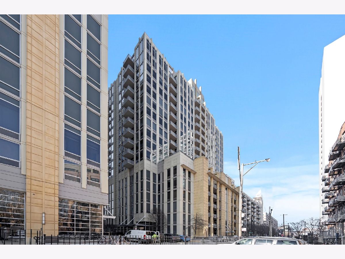 Condominiums Sold Two River Place Chicago Illinois, 720 Larrabee