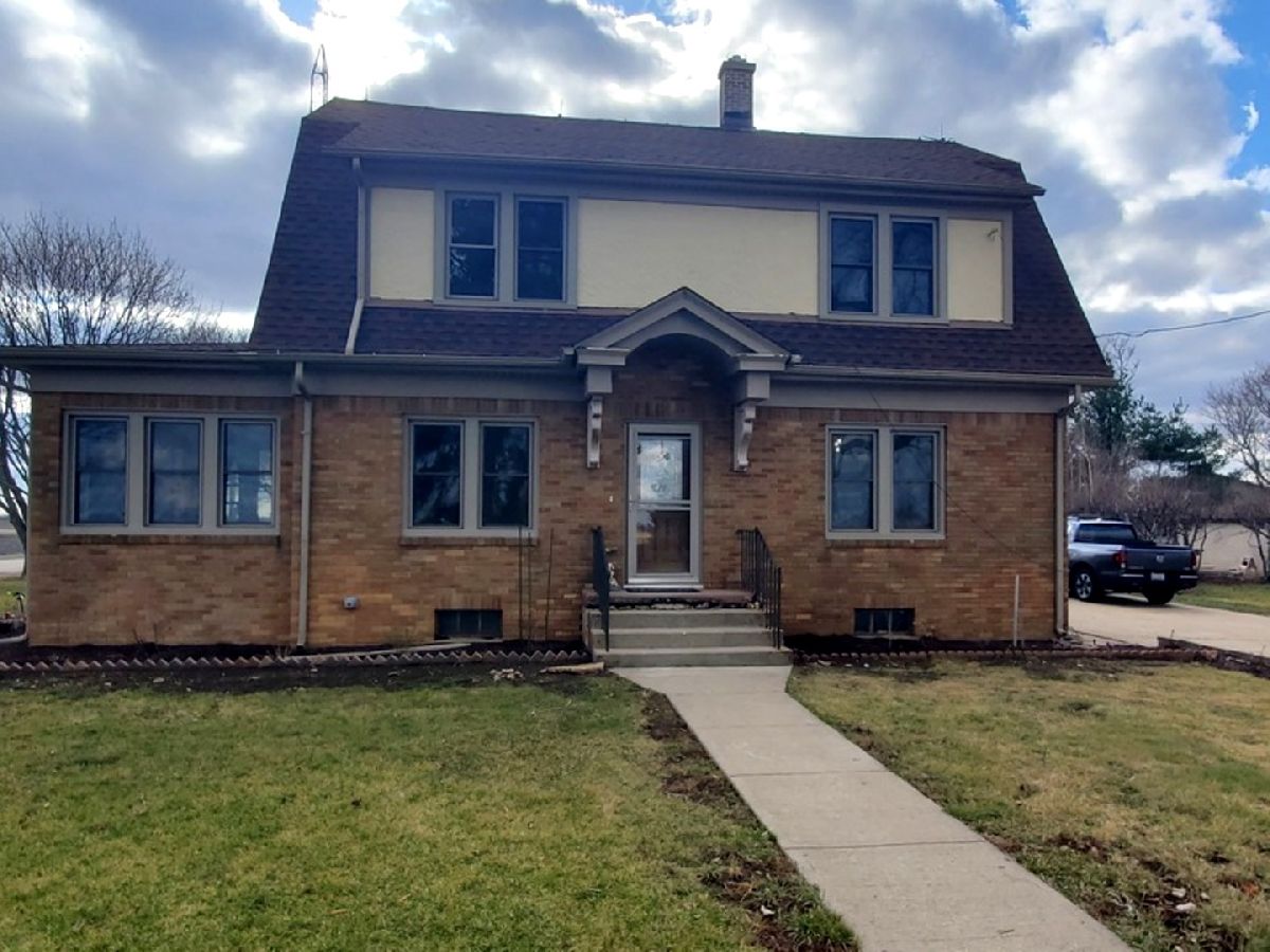 Rented Genoa Illinois, 310 Genoa