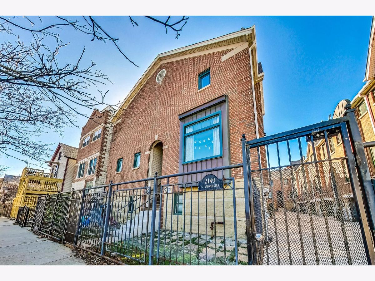 Condos & Townhomes Sold Winchester Court Chicago Illinois, 2140 Winchester