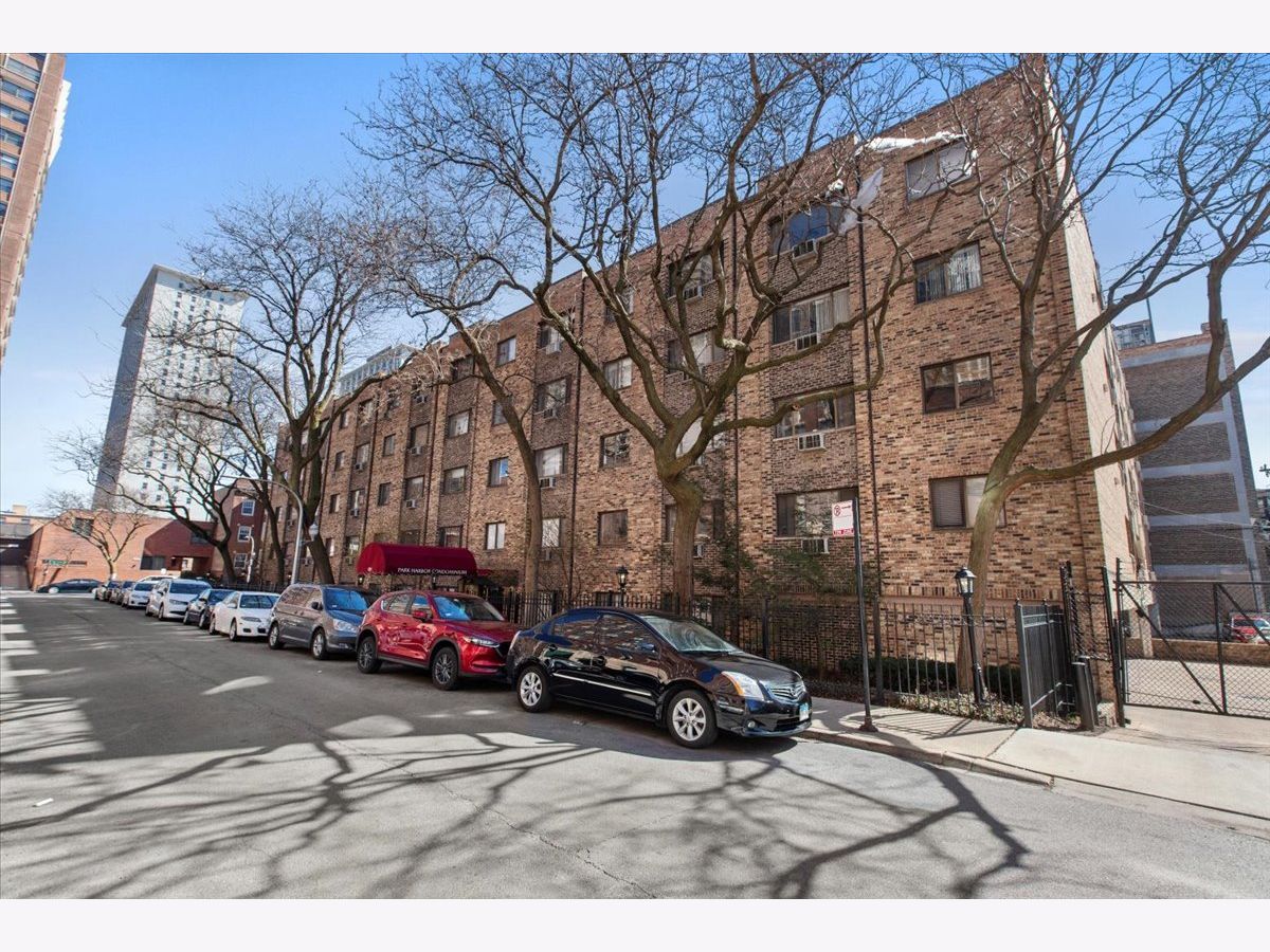 Condos & Townhomes Sold Park Harbor Chicago Illinois, 611 Patterson