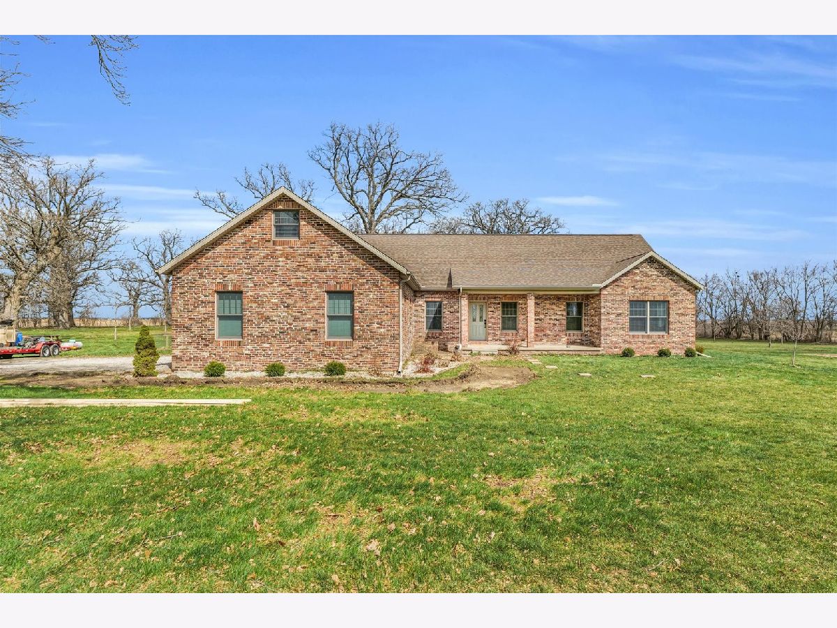 Sold Saybrook Illinois, 38362 1300 North