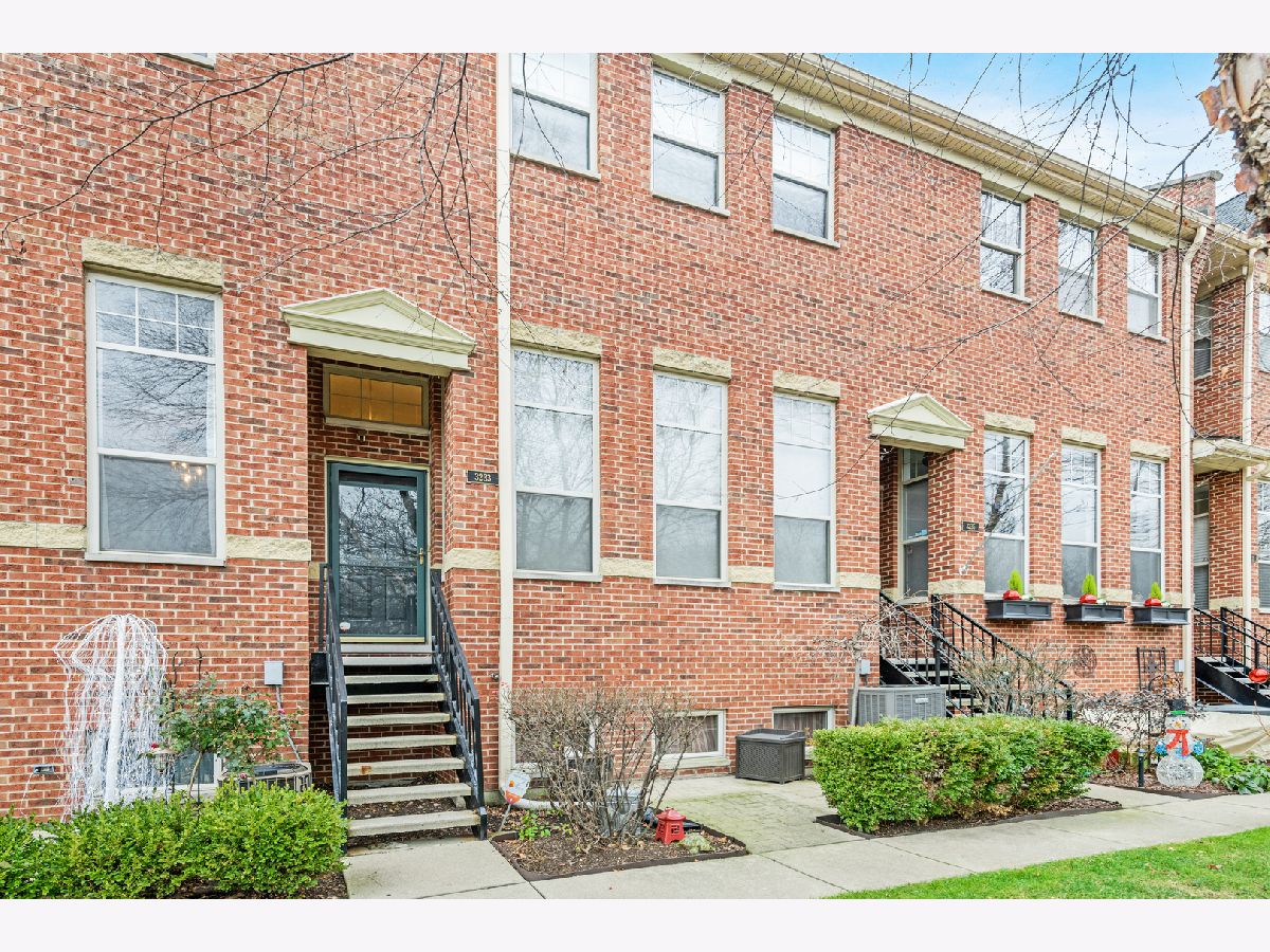 Townhomes Sold Belmont River Club Chicago Illinois, 3233 Talman