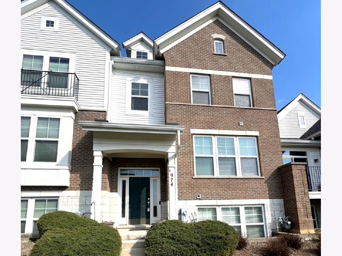 Townhomes Sold Villas Of Cambridge Streamwood Illinois, 974 Tuscany