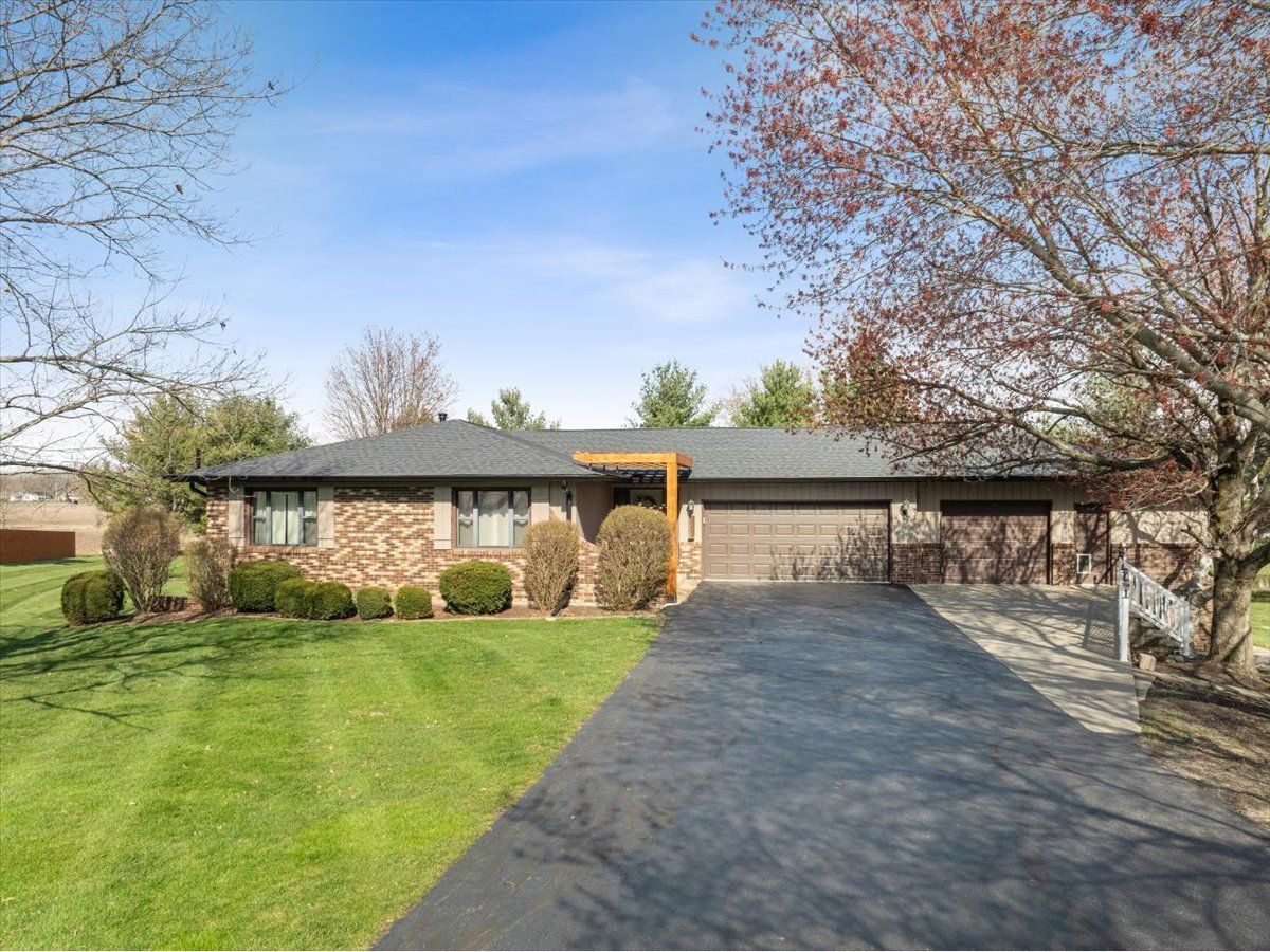 Homes & Condos & Townhomes Sold Lamplighter Towanda Illinois, 133 Fincham