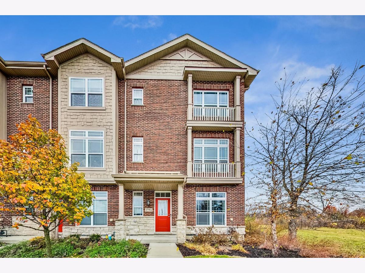 Condos & Townhomes Sold Union Square Tinley Park Illinois, 17884 Oak Park