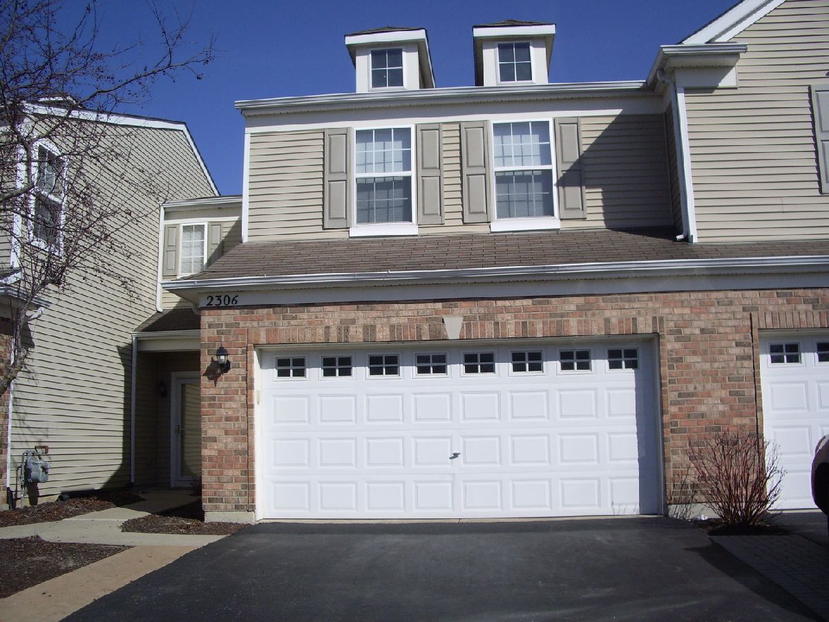 Townhomes & Homes Rented Evergreen Park Mchenry Illinois, 2306 Evergreen