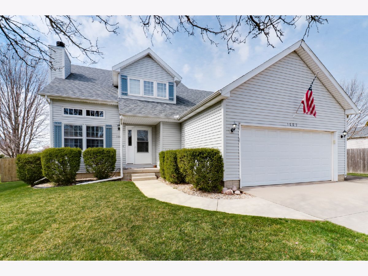 Homes Sold Pinehurst Normal Illinois, 1609 Henry