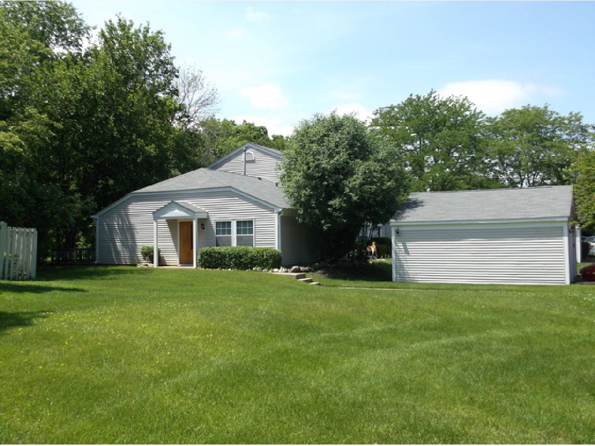 Townhomes & Condos Rented Bright Oaks Cary Illinois, 26 Red Oak