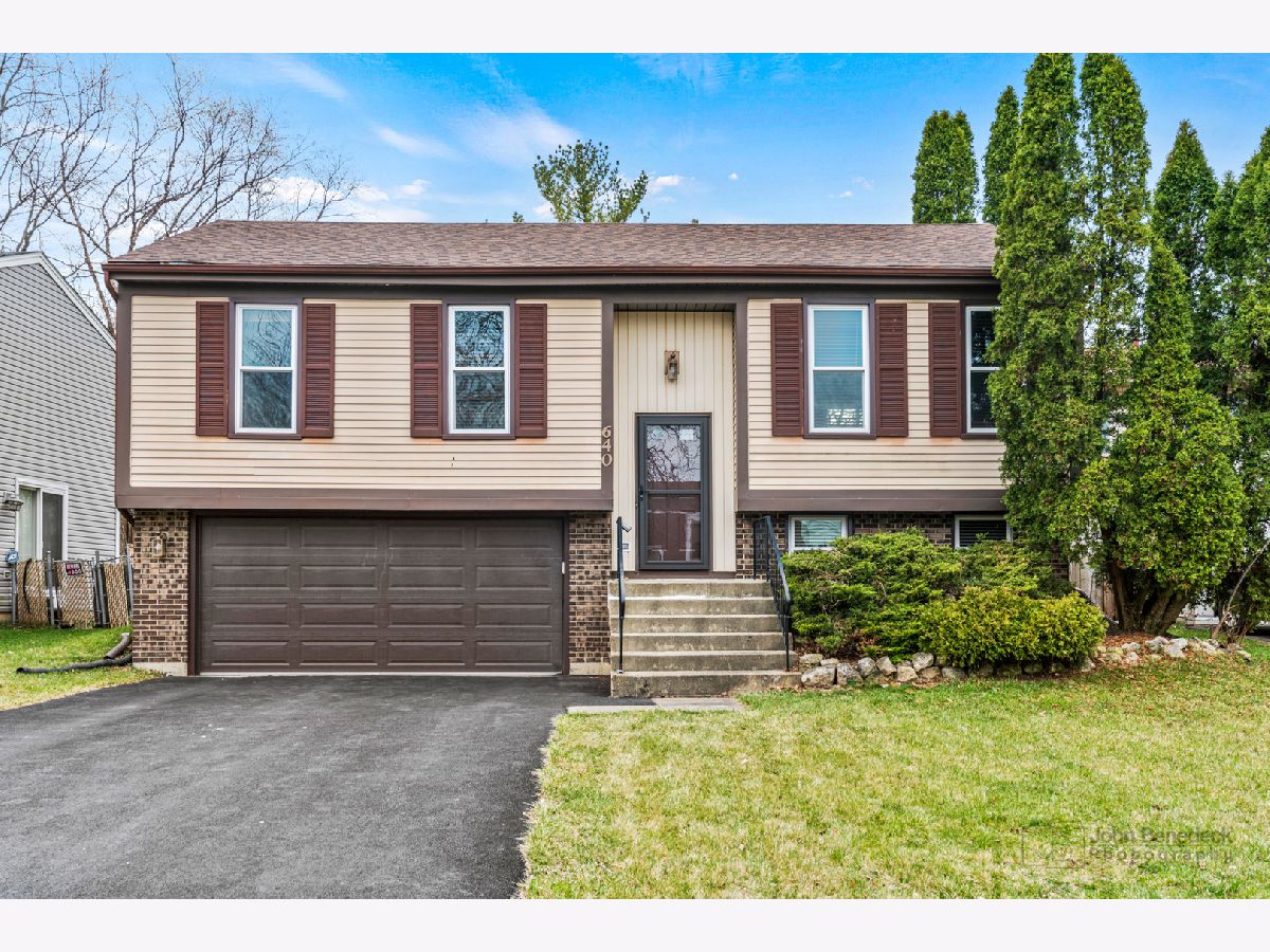 Homes Sold Shining Waters Carol Stream Illinois, 640 Shining Water
