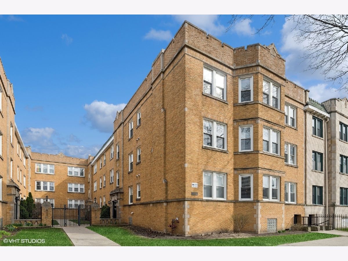 Condominiums Sold Wolcott Court Chicago Illinois, 4845 Wolcott