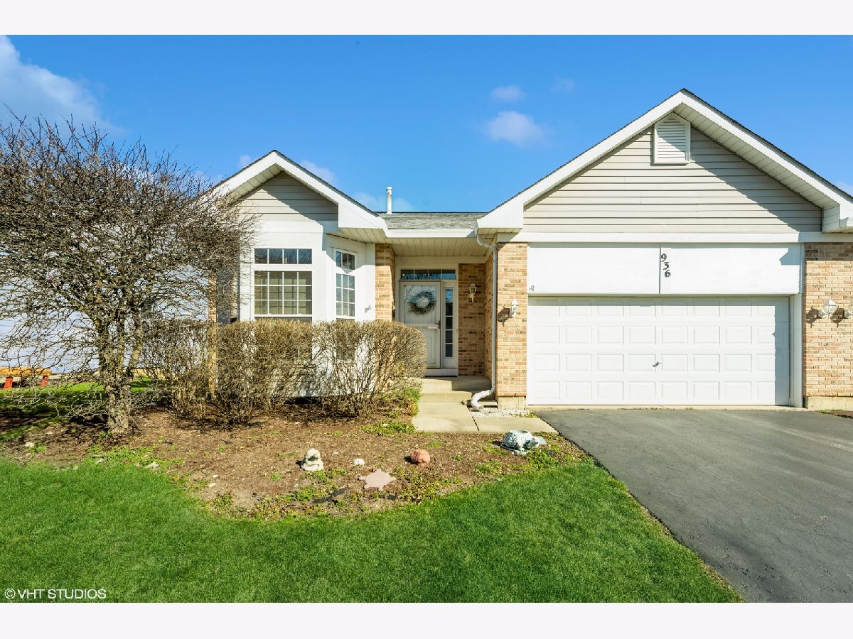 Townhomes Sold Sienna Pointe Cary Illinois, 936 Verona