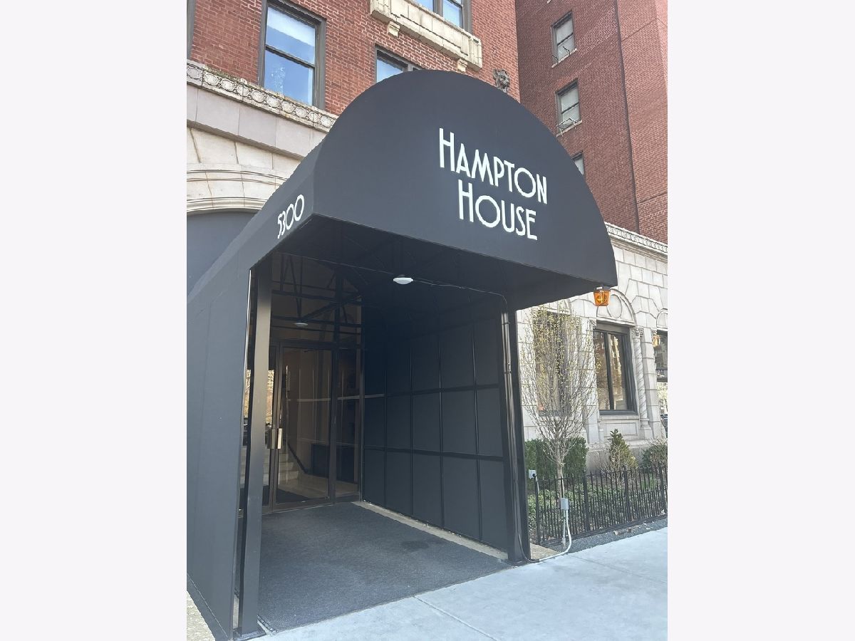 Condominiums Rented Hampton House Chicago Illinois, 5300 Shore
