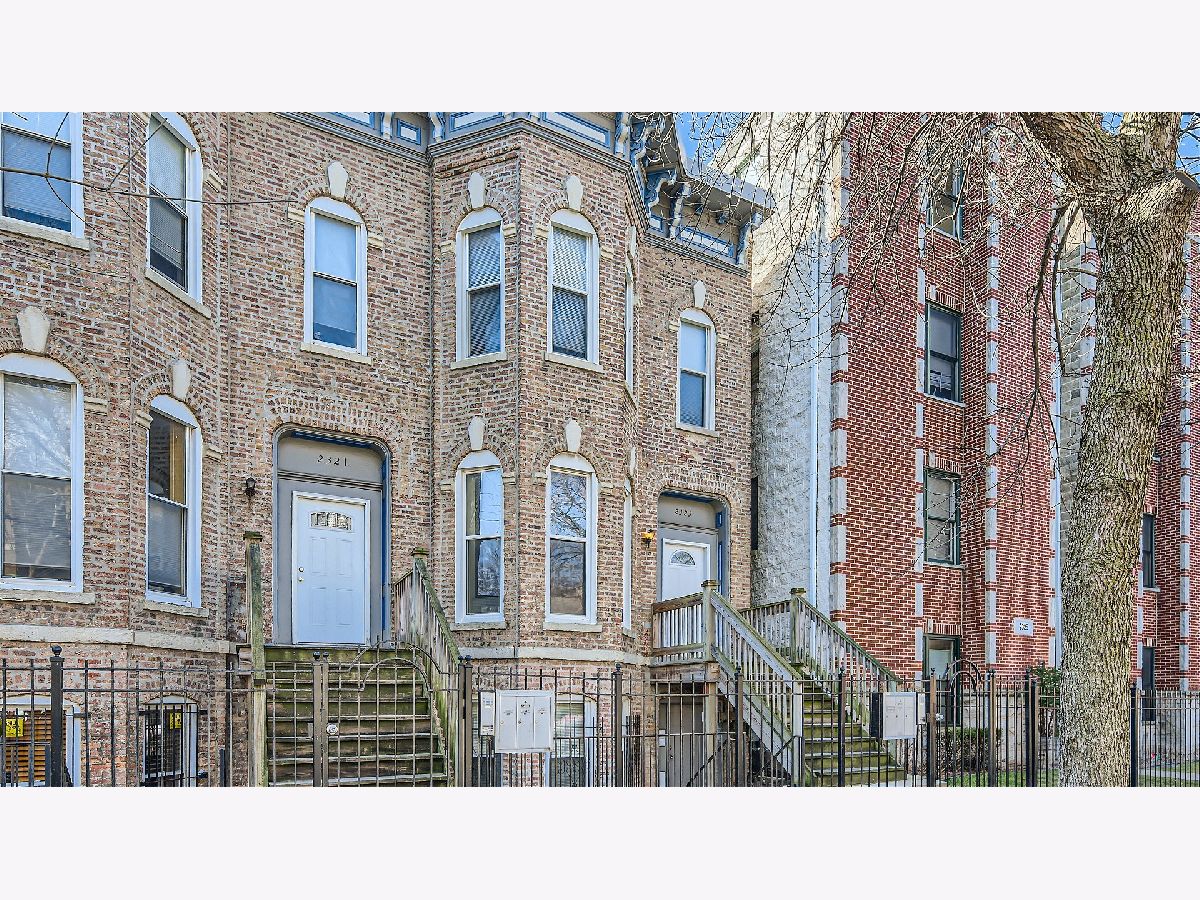 Condominiums & Homes Rented Tri-taylor Chicago Illinois, 2323 Harrison