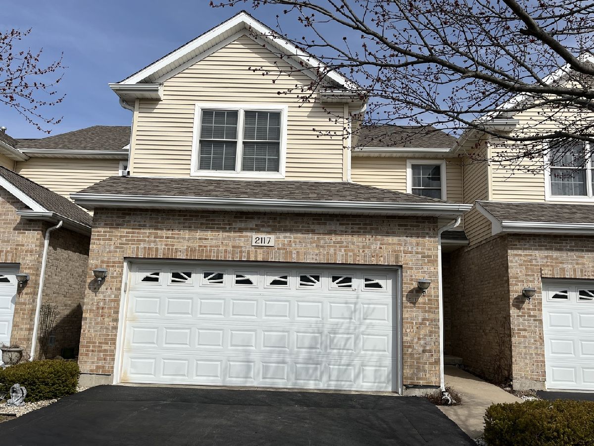 Townhomes & Homes Sold Fairview South Dekalb Illinois, 2117 Autumn