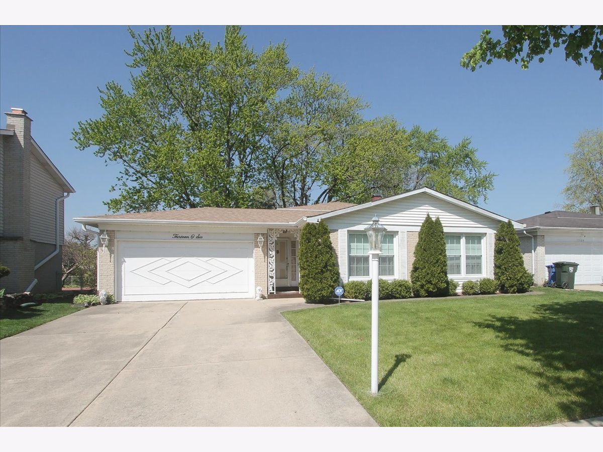 Homes Sold Elk Ridge Villas Mount Prospect Illinois, 1306 Tamarack