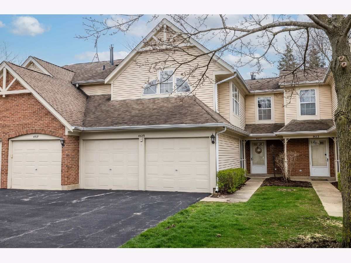Townhomes & Condos & Homes Sold Mayfair Station Hanover Park Illinois, 4425 Edinburg