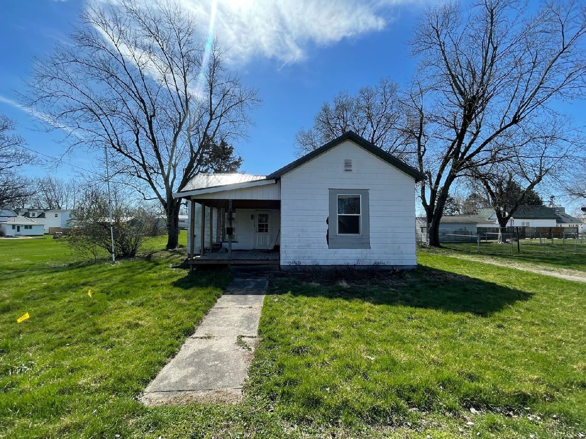  Sold Paris Illinois, 714 Liberty