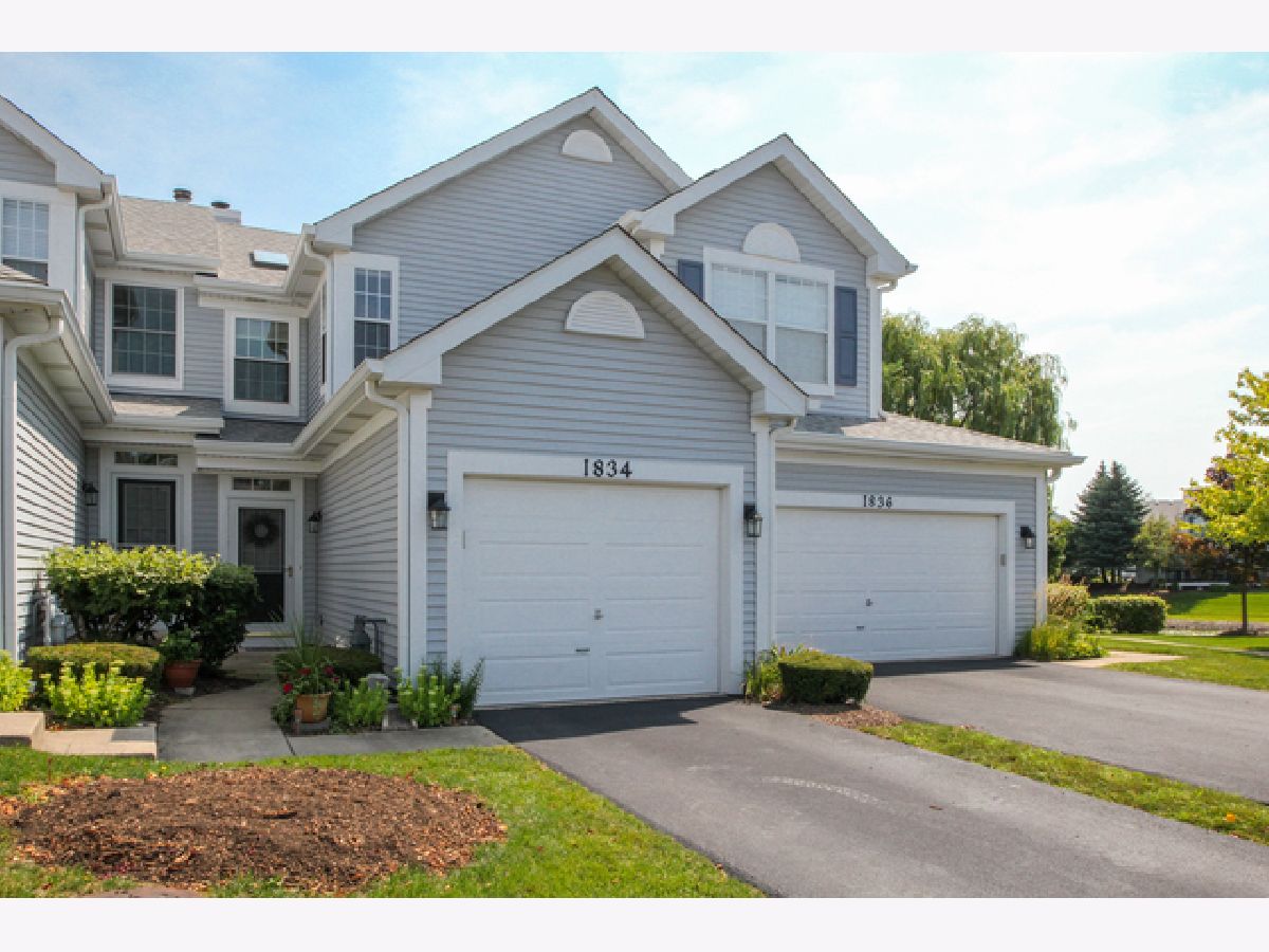 Townhomes & Condos Rented Tanglewood St Charles Illinois, 1834 Lucylle