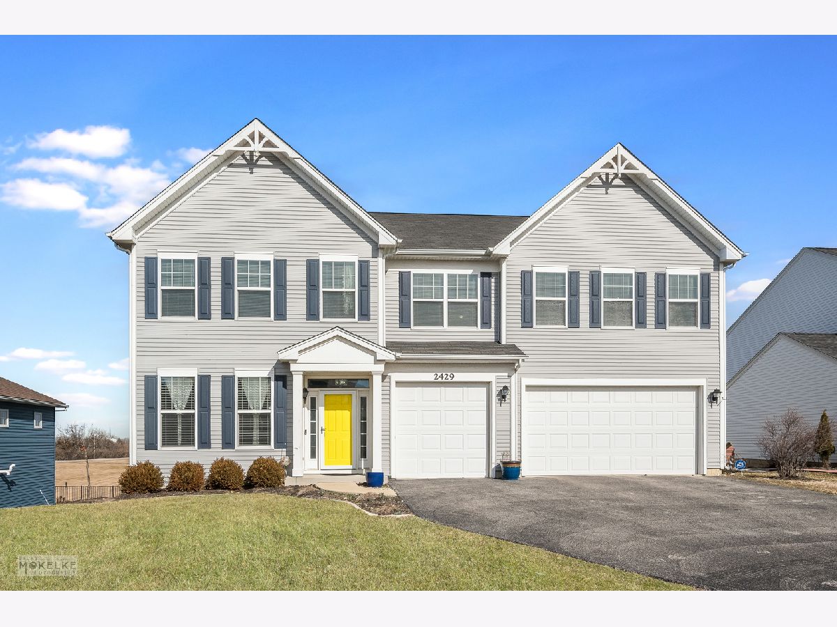 Homes Sold River Hills Bolingbrook Illinois, 2429 River Hills