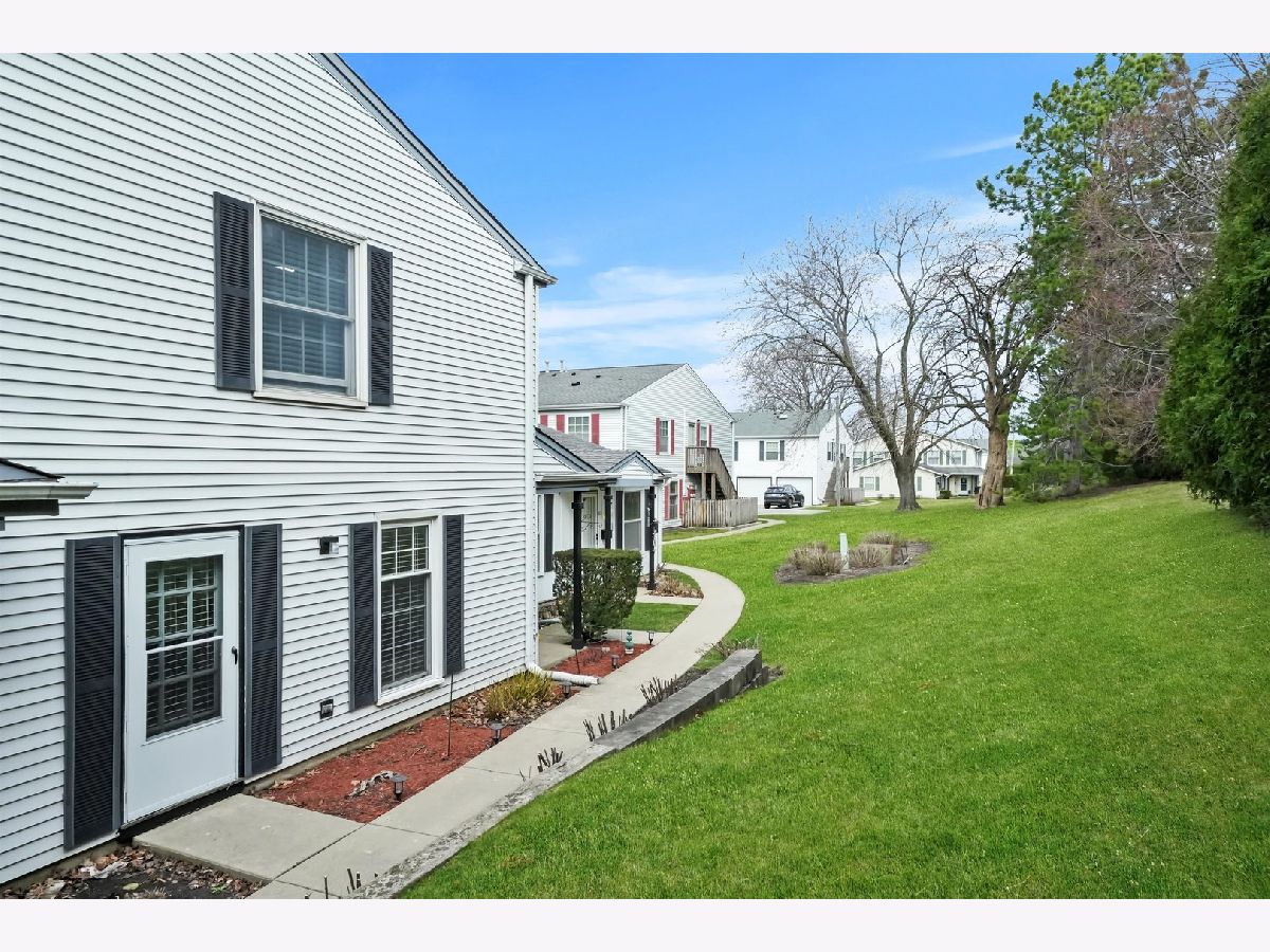 Townhomes & Condos & Homes Sold Elk Grove Estates Elk Grove Village Illinois, 865 Wellington